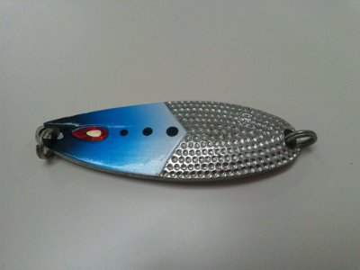 ＜ルアー＞　このルアーは鮭一番と言う物で、ネーミングの響きだけで買ってしまいました。　当然の如く一匹も釣ったことはありません。