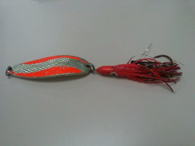 ＜ルアー＞　このルアーは鮭釣りを始めるときに買ったものでもうだいぶ使い込んでいます。でも一匹も釣ったことはありません。