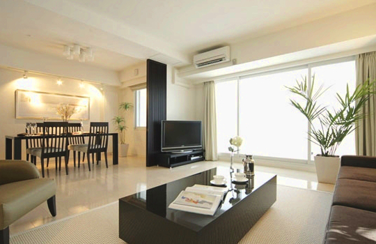 ������@B�l�@�@�L����ɗn�����ސF�����̉ƁB�����̓V�b�N�ȐF�����ő�l�̋�Ԃ����o