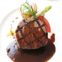 ビーフステーキ　900円